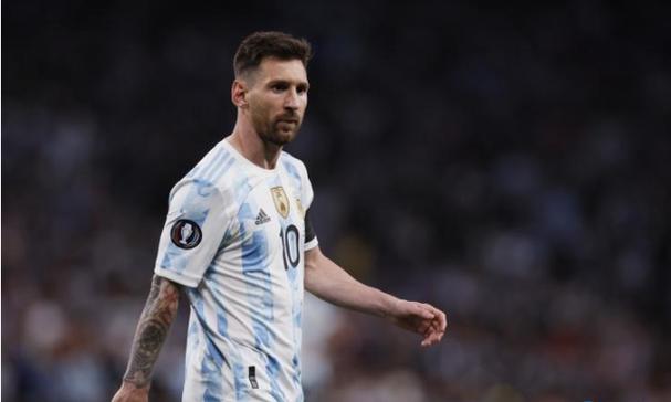 高市早苗想学东条英机吗？